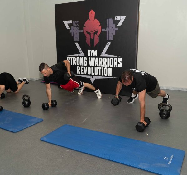 Allenamento funzionale dal vivo nell’area fitness di Harmonia 2026