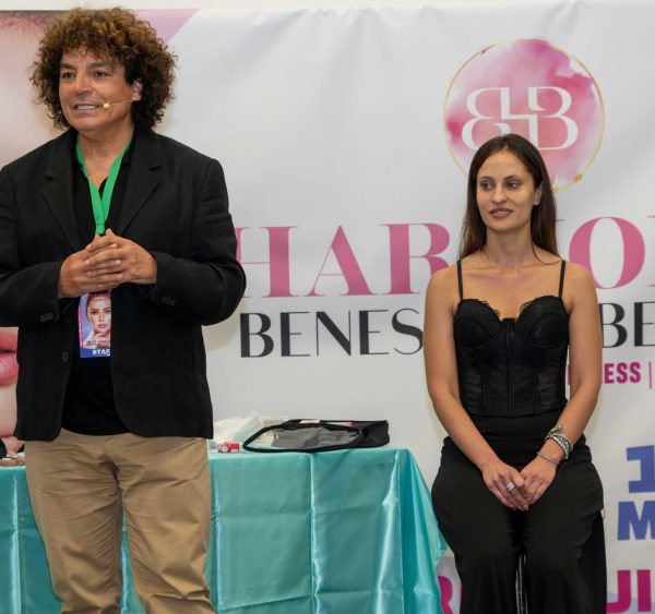Intervento sul palco durante la seconda edizione di Harmonia